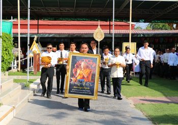 มข.เตรียมรถรับส่งกว่า 150 คัน ในพิธีพระราชทานเพลิงสรีระสังขารหลวงพ่อคูณ