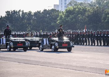 เหล่าทัพปฏิญาณตนต่อธงชัยเฉลิมพล – สวนสนาม ‘วันกองทัพไทย’
