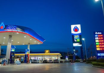 ปตท.-บางจาก ประกาศขึ้นราคาน้ำมันทุกชนิด 40 สตางค์