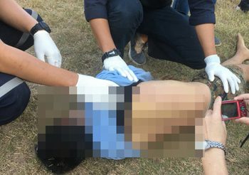 ตำรวจเร่งล่าตัวฆาตกรฆ่า ‘เรด บ้านตูม’ ทิ้งกลางสนามฟุตบอล
