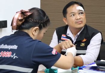 รพ.ดังหอบกระเช้า-มอบยา ขอโทษอดีตนักมวยหลังร้องสื่อถูกปฏิเสธรักษา