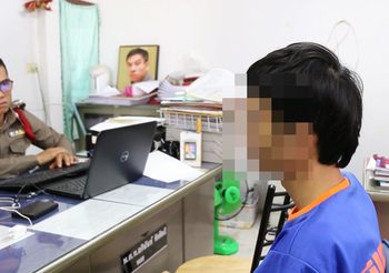 สลดอีกราย!! ลูกทรพีฆ่าพ่อตายคาบ้าน ฆ่าเสร็จนั่งเล่นเกมเฉย