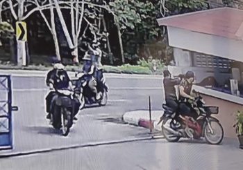 เปิดคลิป!! 6 คนร้ายบุกยิงใส่ป้อมตำรวจ สภ.นาประดู่ เสียชีวิต 1 นาย