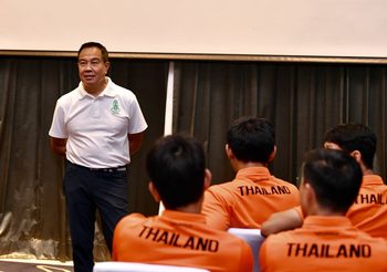 อย่าให้ติดขัด! ‘สมยศ’ กำชับทุกส่วนดูแลแข้งช้างศึกให้ดี ก่อนลุยเอเชียนคัพ