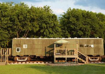 บ้านพักตากอากาศ Airbnb ที่รีโนเวทจากรถไฟสงครามโลกครั้งที่ 2
