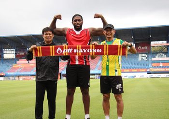OFFICIAL : อาวุธหนัก! พลังเพลิงคว้า ”JET” หัวหอกอดีตเด็กปั้นอาร์เซน่อล