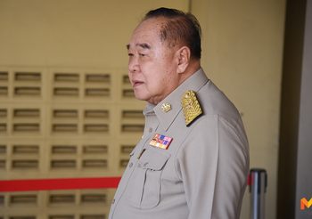 ‘บิ้กป้อม’ ยันไม่มีรัฐประหารซ้อน สั่งติดตามสถานการณ์