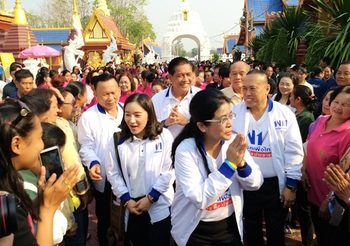 เลือกตั้ง62 : ‘หญิงหน่อย’ ลุยสุโขทัย ชาวบ้านอวยพรให้ได้เป็นนายกรัฐมนตรี