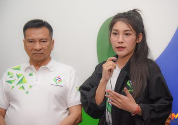 ‘ชัช เตาปูน’ ควง ‘น้องคำแก้ว’ ผู้สมัคร ส.ส. พลังท้องถิ่นไท แจงปมภาพเซ็กซี่