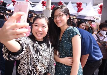 โซฮอทไม่แพ้ผู้เป็นแม่ ‘จินนี่ ยศสุดา’ ลูกสาว ‘หญิงหน่อย’ ทำหนุ่มๆ ใจละลาย