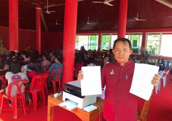 ‘ศรีสุวรรณ’ ลุยเมืองเก่าสุโขทัยล่า 2 หมื่นชื่อถอดถอน 5 ป.ป.ช.