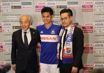 OFFICIAL : มารินอสเปิดตัว ‘ธีราทร’ ต่อหน้าสื่อญี่ปุ่น,ตั้งเป้าจบท็อปทรี