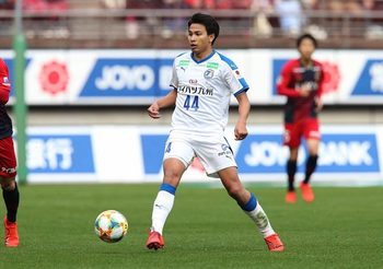 พลังไดนาโม! กุนซือโออิตะทึ่งฝีเท้า ‘ฐิติพันธ์’ นัดประเดิมเกมแรกเจลีก