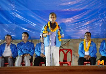 ‘ชวน’ นำทัพ ปชป. หาเสียงกลางกรุงเก่าชี้พรรคเป็นรัฐบาลไม่เคยถูกทหารยึดอำนาจเพราะไม่โกง
