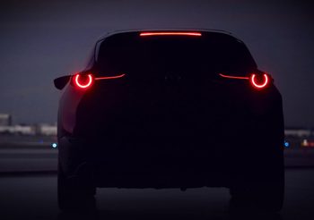 เปิดภาพ Teaser แรกของ Mazda CX-3 2020 ก่อนเปิดตัวที่ Geneva Motor Show