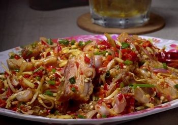 สูตร ยำหมูกรอบ แซ่บแบบกรอบๆ