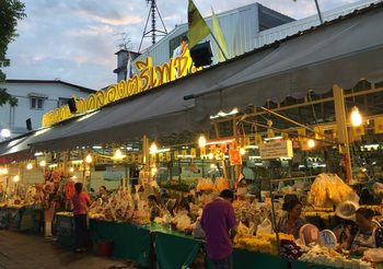 6 ที่เที่ยวกลางคืน ในกรุงเทพฯ กิน ช้อป ชม ชิลล์ ตั้งแต่หัวค่ำยันสว่าง