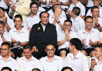 บิ๊กตู่ ลากิจตรวจสุขภาพตามหมอนัด ปัดล้มป่วยลั่นยังฟิต