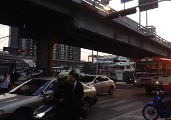 ปิดสะพานข้ามแยกอโศก-เพชรบุรี นาน 6 เดือน ยังแก้ปัญหาจราจรได้ ประเมินอีกทีเปิดเทอม