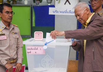 เลือกตั้ง 62 : ‘ป๋าเปรม’ ออกมาใช้สิทธิ์เลือกตั้งล่วงหน้า ณ เขตดุสิต