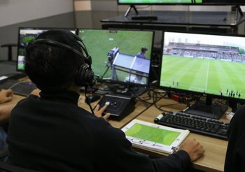 หวั่นกระทบภาพลักษณ์! ส.บอลสั่งงดใช้ VAR ชั่วคราวแนะเรียกสโมสรอบรมเพิ่ม