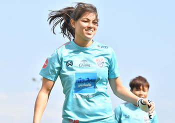 ‘แอชลีย์’ ลูกครึ่งไทย-อเมริการ่วมเทสต์ชบาแก้ว ตั้งเป้าติดทีมลุยบอลโลก