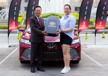 Toyota หนุน โปรเม เอรียา พร้อมมอบ New Camry เป็นกำลังใจ