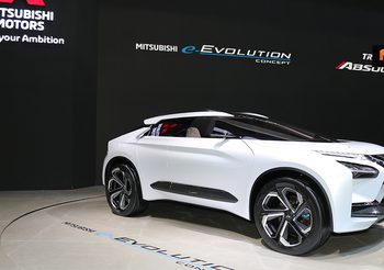 Mitsubishi จัดเเสดง e- Evolution Concept เเละ Mitsubishi Triton Absolute