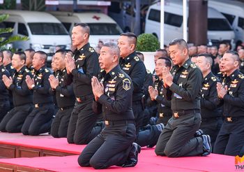 ‘อภิรัชต์’ นำกำลังพลกว่า 700นาย กล่าวคำปฏิญาณจะรักษามรดก ร.5 ด้วยชีวิต