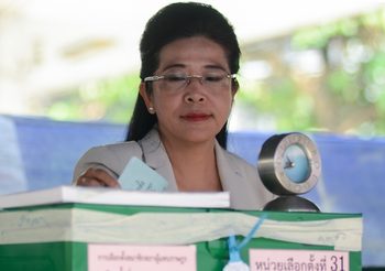 สุดารัตน์ขอให้ กกต. ดำเนินการเลือกตั้งเป็นไปโดยความเที่ยงธรรม