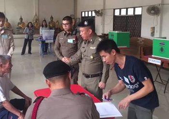 ตำรวจรวบคุณตาวัย 79 ปีสติไม่สมประกอบ ฉีกบัตรเลือกตั้ง