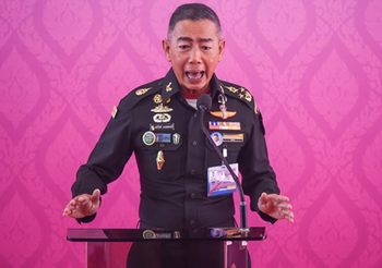 ‘ศรีสุวรรณ’ สวน ‘บิ๊กแดง’ ชี้ล่ารายชื่อถอดถอน ผบ.ทบ.ทำได้ มีกฎหมายรองรับ