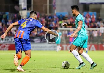 VIDEO : คืนร่างเทพ! ชมจังหวะ ‘สิโรจน์’ กระชากหลบสามคนก่อนจบไม่สวย