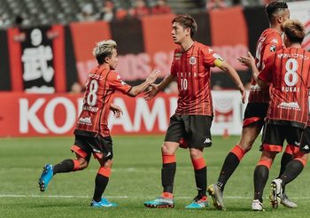 โค้ชมิชา จวกหนัก! ‘ชนาธิป’ เผยหลังซัปโปโรกลับคืนฟอร์มเก่งอีกครั้ง