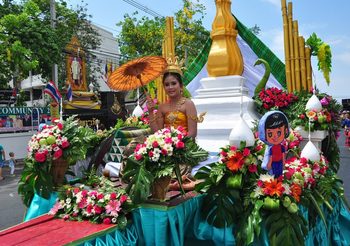 เที่ยวสงกรานต์ ขอนแก่น เล่นน้ำและทำบุญ แบบวิถีชาวอีสาน