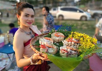 เที่ยวสงกรานต์ กาญจนบุรี ไปชมงานประเพณีและเล่นน้ำเย็นฉ่ำ