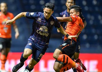 บุกหนักแต่ไร้สกอร์! ปราสาทสายฟ้าเปิดรังเจ๊า สิงห์ เชียงราย 0-0