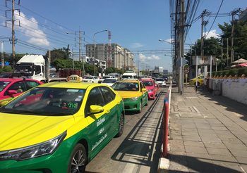 พิพากษา!! ห้ามการรถไฟฟ้าขนส่งมวลชนฯ ปิดการจราจร บนถนนแจ้งวัฒนะ