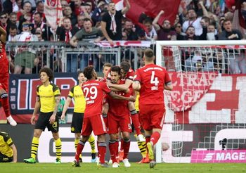 ผลบอล : บาเยิร์น vs ดอร์ทมุนด์ !! เสือใต้ สวมบทโหดไล่ยำ เสือเหลือง 5-0 แซงยึดฝูง