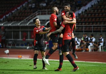 ‘โบนิญา’ กดเบิ้ล! ทรูแบงค็อกคือฟอร์มเก่งถล่มยับ ช้างศึกยุทธหัตถี 4-0