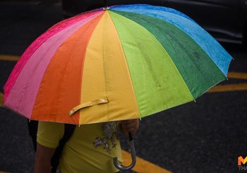 ฝนถล่มทั่วกรุงฯ การจราจรติดขัด น้ำท่วมขังหลายจุด