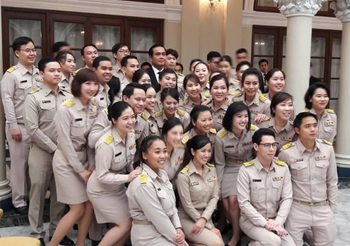 มติ ครม.รับหลักการ กพ.แล้ว ให้ข้าราชการ อายุ 60 ปีทำงานต่อไปได้