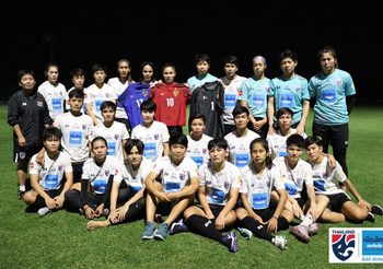 ครอบครัวเดียวกัน! ‘ชบาแก้ว’ นำเสื้อทีมชาติประมูลช่วยแฟนท่าเรือ