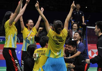 ตัดเชือกชนจีน! ทัพแบดมินตันไทยทุบเกาหลีใต้ 3-1 คู่ ฉลุยรอบรองฯ สุธีรมาน คัพ