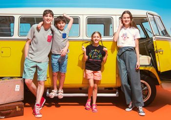 UNIQLO แต่งแต้มสีสันสดใสให้ช่วงซัมเมอร์ด้วยคอลเลคชั่น PIXAR VACATION UT