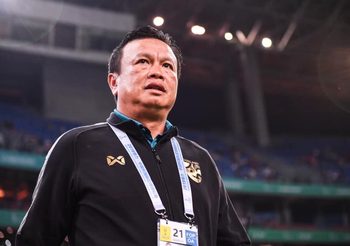 เล่นไม่ดีมีหลุด! ‘โค้ชโต่ย’ กับชับแข้งช้างศึกรักษาผลงานให้ดีกับสโมสร