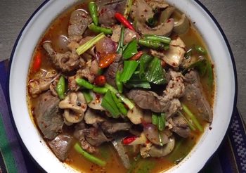 สูตร ต้มแซ่บเครื่องใน กับแกล้มยืนหนึ่ง ที่ต้องมีบนโต๊ะ