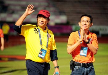 รอดตกชั้นแล้ว! ปธ. ศรีสะเกษ เคลียร์เงินแข้งเกาหลีใต้ทันเดดไลน์
