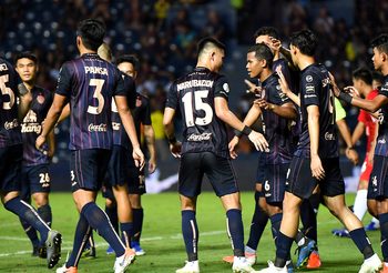 ซัดคนละเม็ด! บุรีรัมย์ ชอบเร่งเครื่องถล่ม เชียงใหม่ 4-0 คว้าแชมป์เลกแรก ไทยลีก