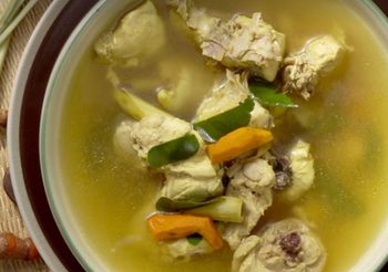 สูตร ไก่ต้มขมิ้น เมนูอาหารใต้ ช่วยไล่หวัดได้ด้วย